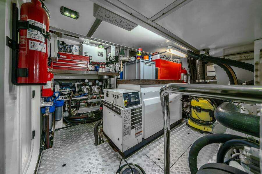 2013 Oyster Yachts Oyster 885