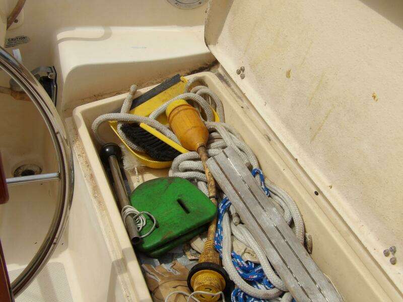 1990 Island Packet 32