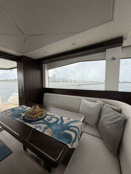 2022 Sunseeker Manhattan 68