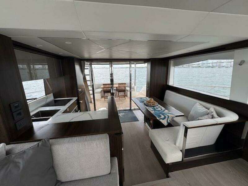 2022 Sunseeker Manhattan 68