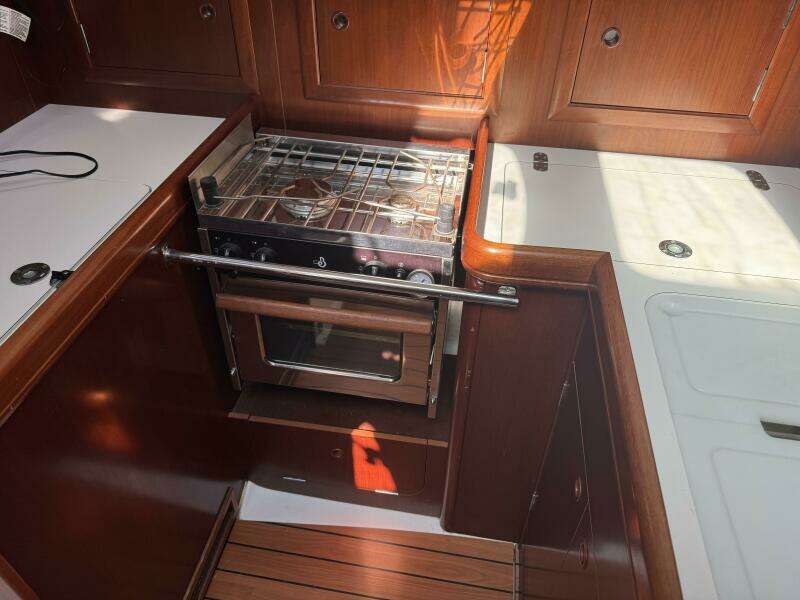 2005 Beneteau Oceanis 331