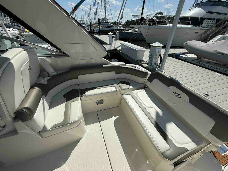 2013 Monterey 280 SCR