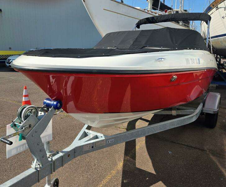 2023 Bayliner 