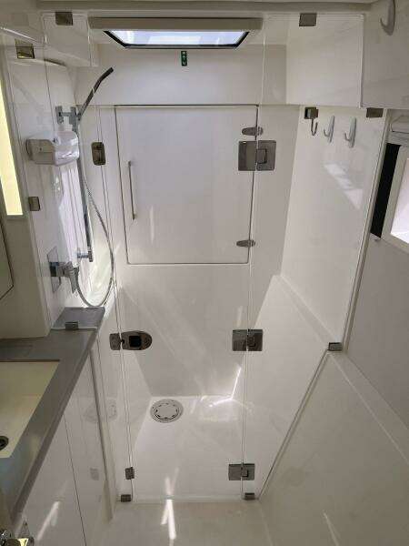 2018 Leopard Power Cat Starboard Side Forward Head