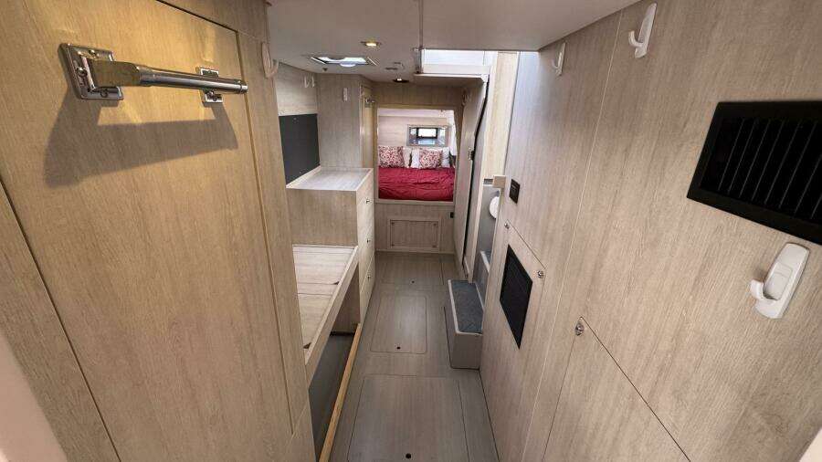 2018 Leopard Power Cat Starboard Side Companionway