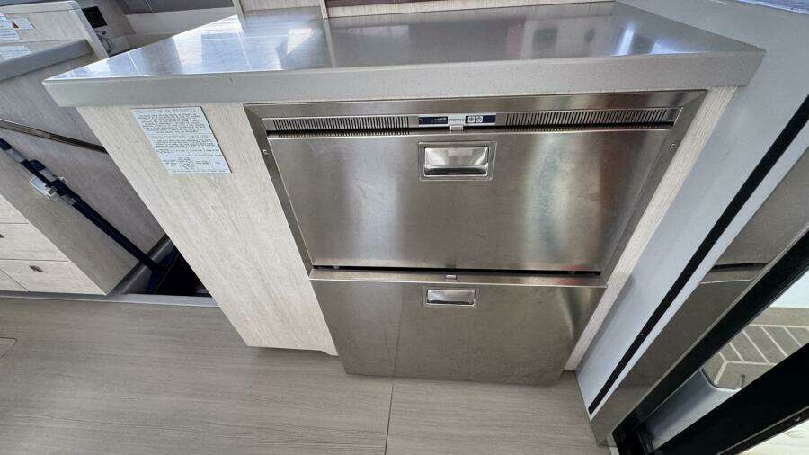 2018 Leopard Power Cat Refrigerated Drawers