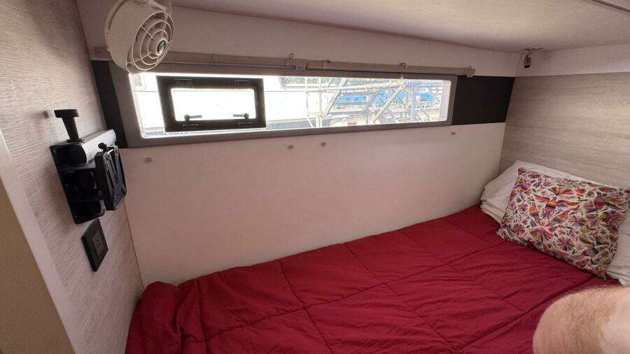 2018 Leopard Power Cat Starboard Side Aft Primary Stateroom