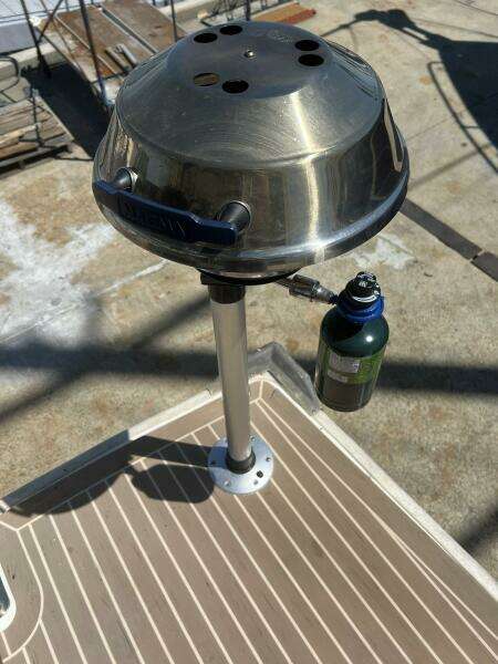 2018 Leopard Power Cat Stern Grill Covered