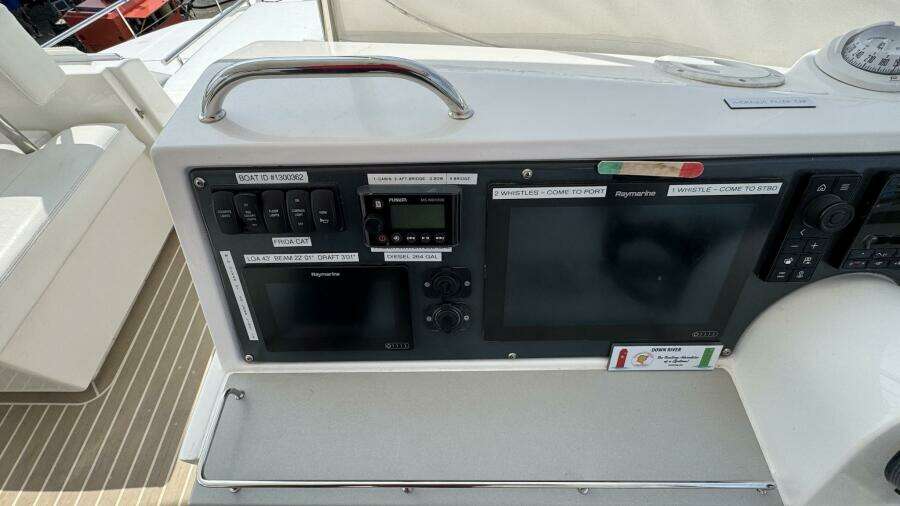 2018 Leopard Power Cat Flybridge Helm Controls