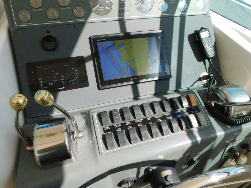 2001 Tiara Yachts 3500 Express