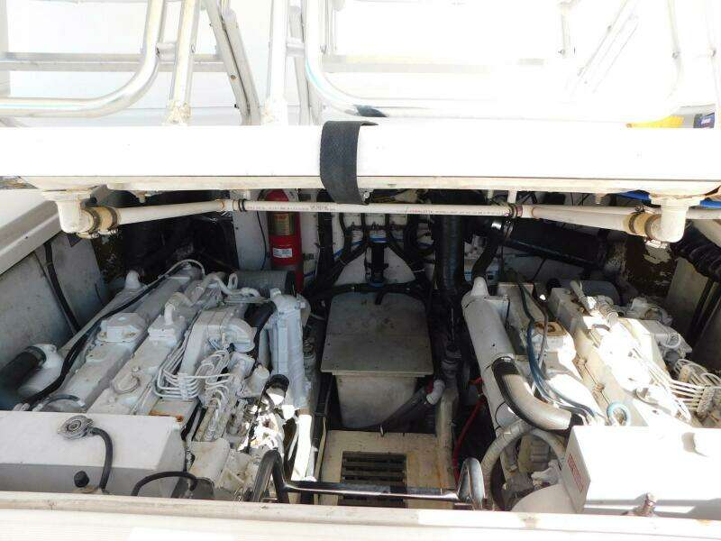 2001 Tiara Yachts 3500 Express