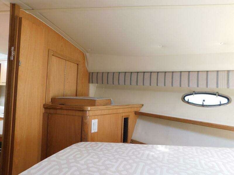 2001 Tiara Yachts 3500 Express