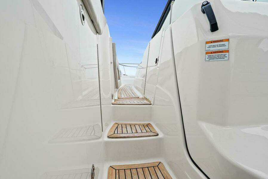 2021 Sea Ray 320 DA-OB