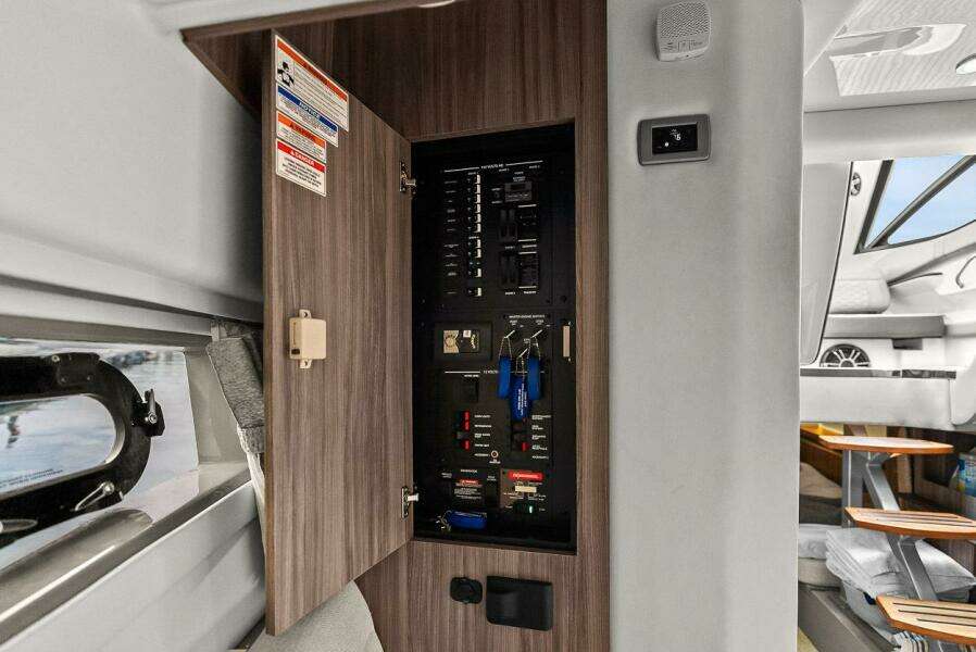 2021 Sea Ray 320 DA-OB