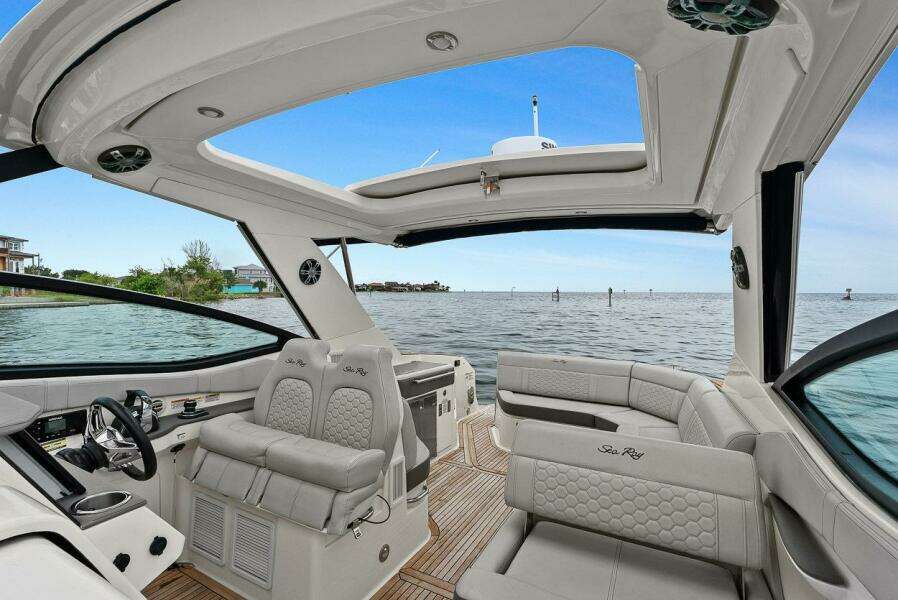 2021 Sea Ray 320 DA-OB