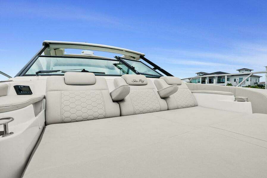 2021 Sea Ray 320 DA-OB