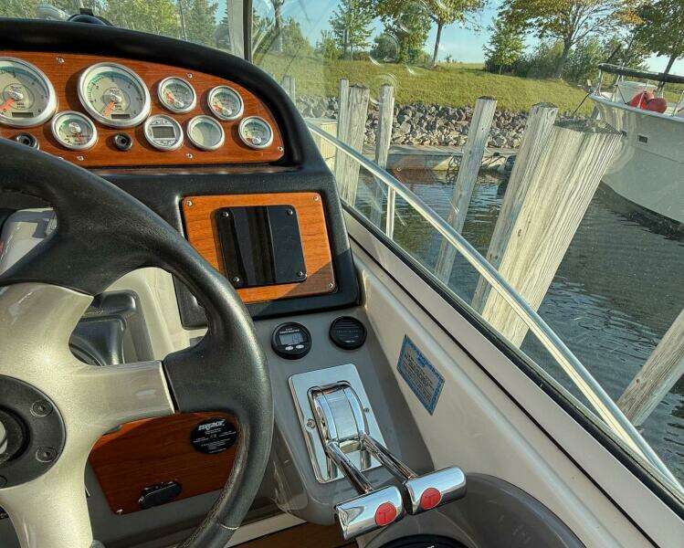 2006 Cruisers Yachts 420 Express