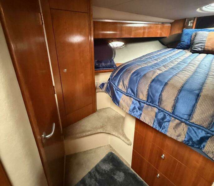 2006 Cruisers Yachts 420 Express