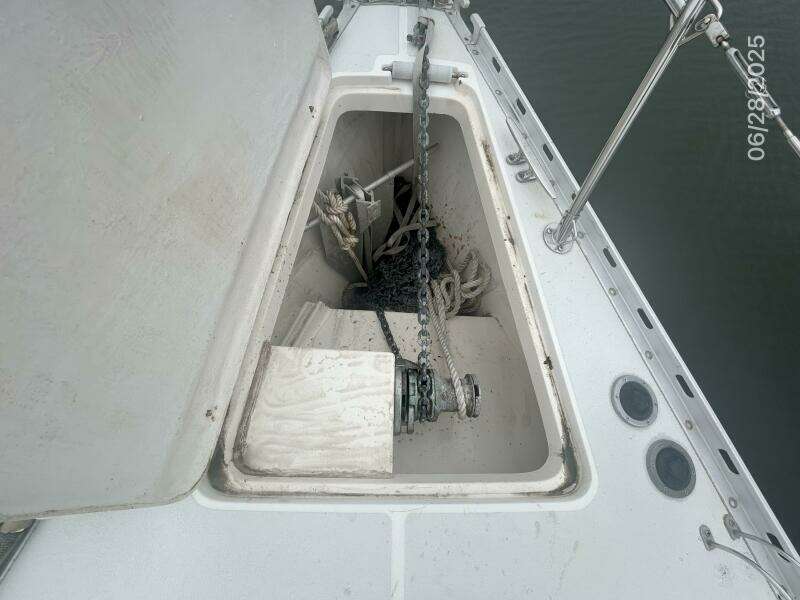 40' Freedom anchor windlass