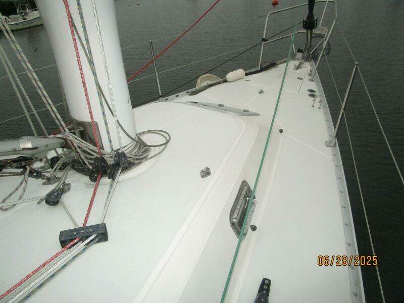 40' Freedom foredeck2