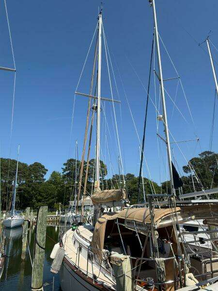 1987 Island Packet 38