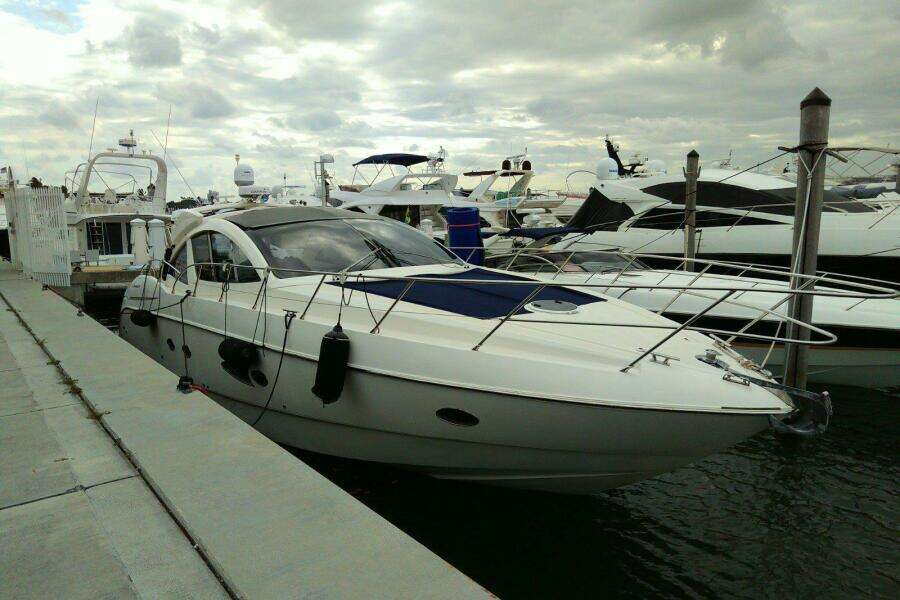 2010 Azimut Atlantis 54