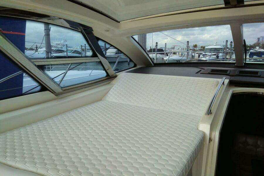 2010 Azimut Atlantis 54