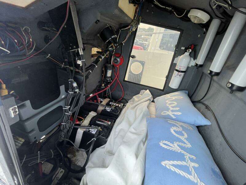 1993 Boston Whaler 21 Outrage