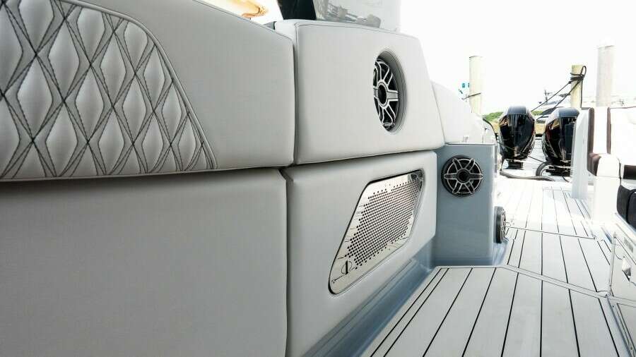 2025 Cigarette 52 THUNDER