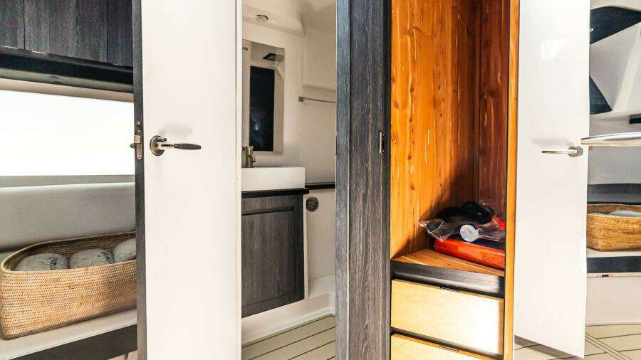 2025 Cigarette 52 THUNDER