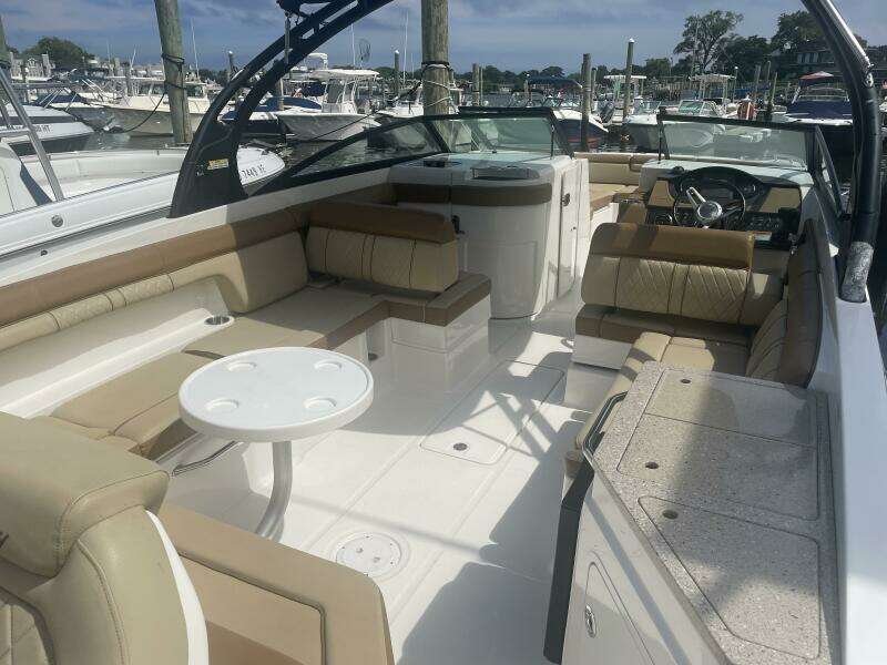 2015 Sea Ray SDX 290