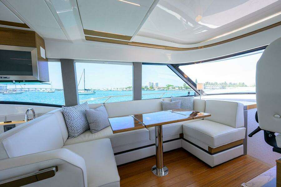 Tiara 49 DEBBIE'S DIAMOND - Salon