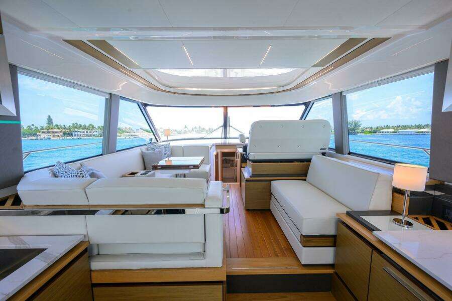 Tiara 49 DEBBIE'S DIAMOND - Salon