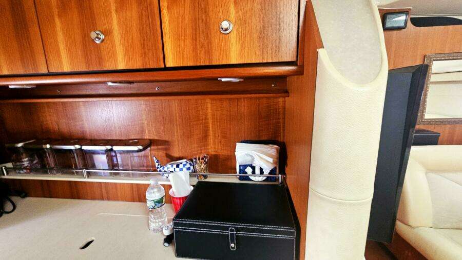 2006 Tiara Yachts 4300 Sovran