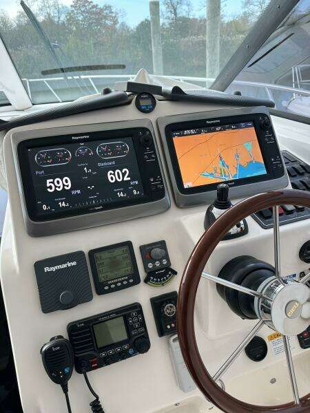 2006 Tiara Yachts 4300 Sovran