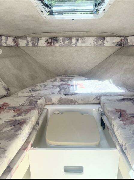 1997 Sea Ray 230 Signature - Cuddy Cabin