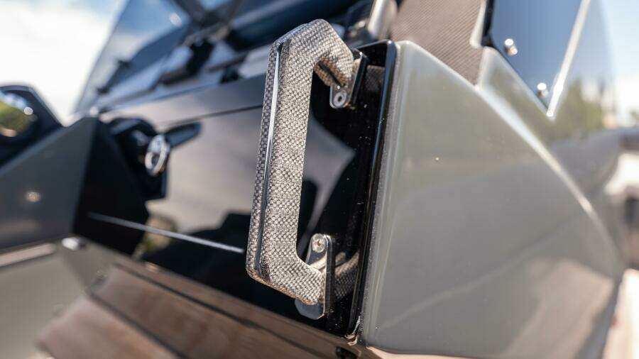 2025 Skipper 38 Sunbed