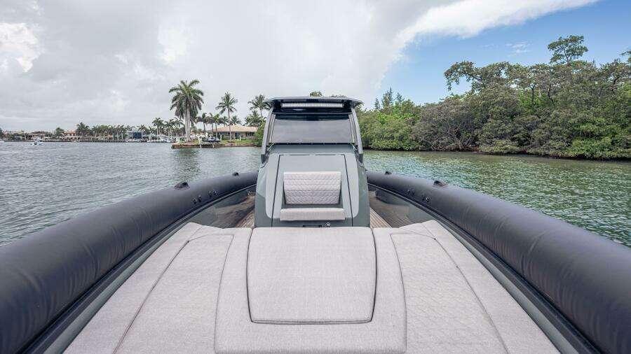 2025 Skipper 38 Sunbed