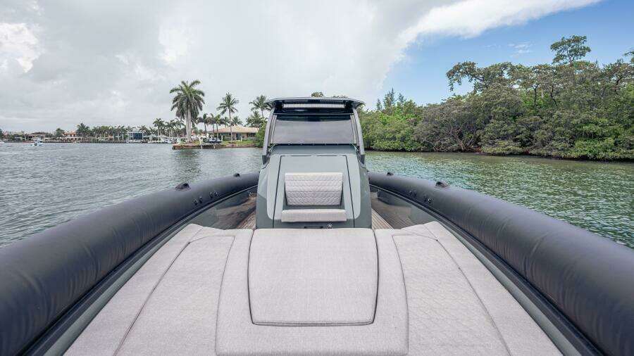 2025 Skipper 38 Sunbed