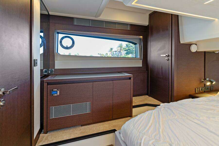 2020 52 Prestige Flybridge - Vacay - Master Stateroom