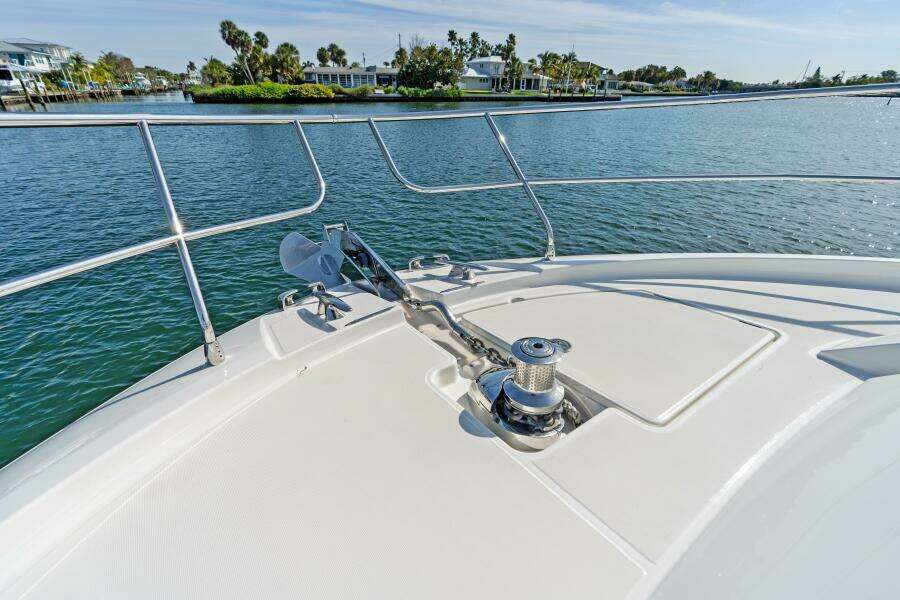 2020 52 Prestige Flybridge - Vacay - Bow