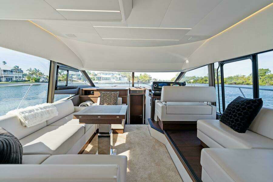 2020 52 Prestige Flybridge - Vacay - Salon Overview
