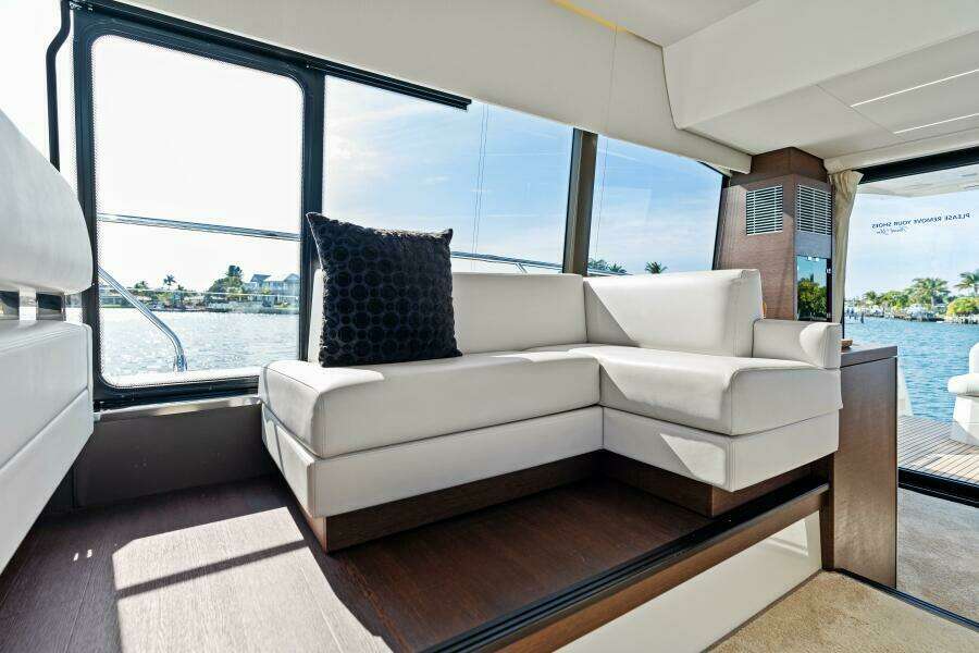 2020 52 Prestige Flybridge - Vacay - Salon Aft Seating