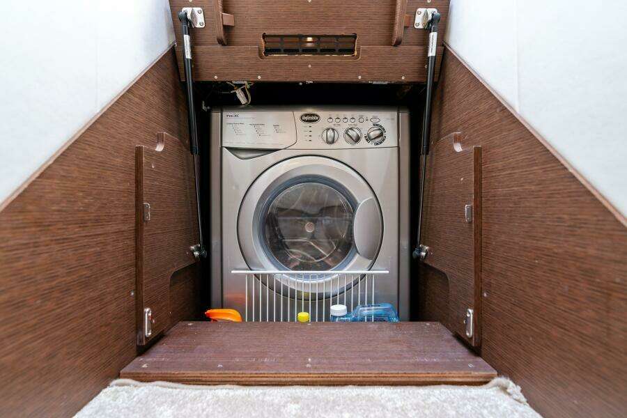 2020 52 Prestige Flybridge - Vacay - Washer/ Dryer