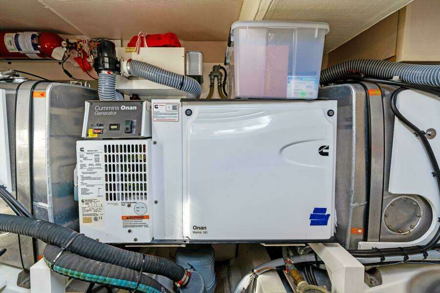 2020 52 Prestige Flybridge - Vacay - Engine Room