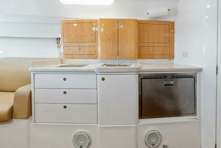 2018 Intrepid 430 Sport Yacht