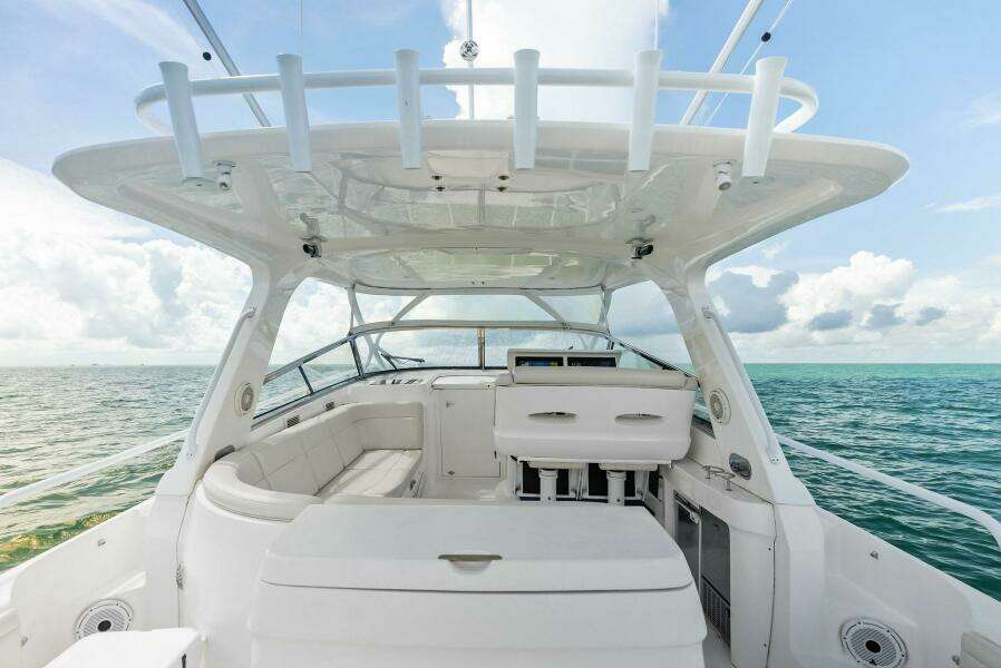 2018 Intrepid 430 Sport Yacht