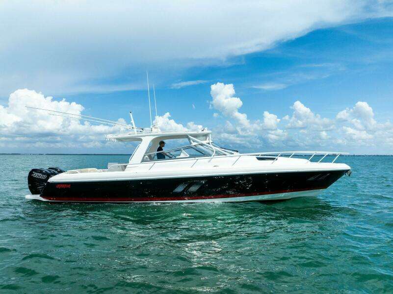 2018 Intrepid 430 Sport Yacht