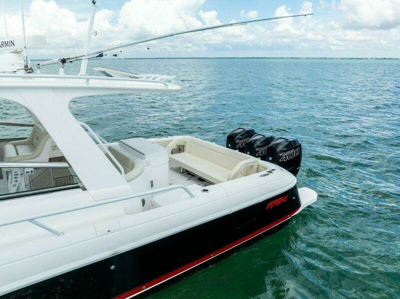 2018 Intrepid 430 Sport Yacht