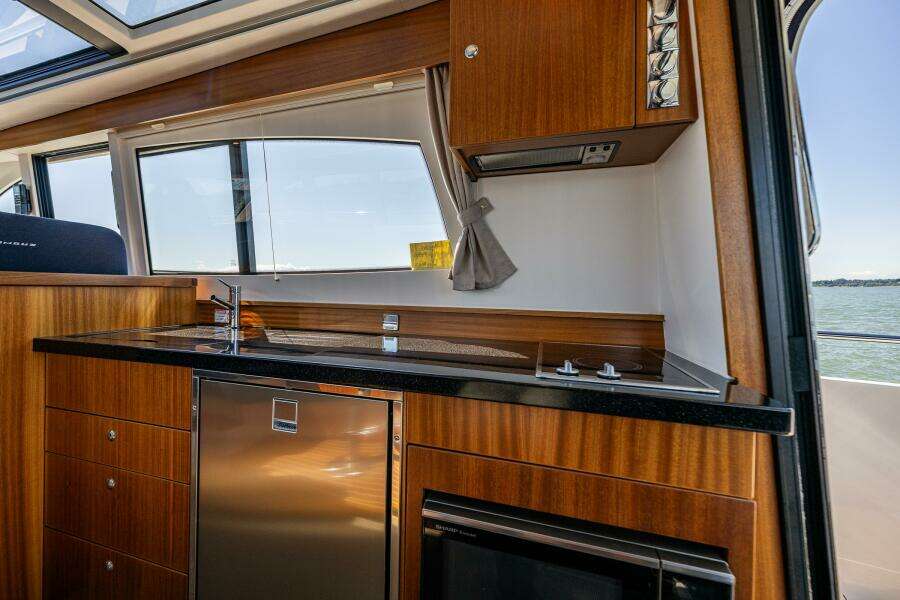 2021 Nimbus 405 Coupe